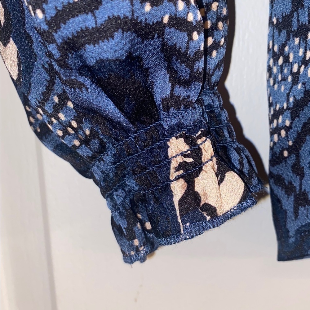 NWT Ted Baker Navy and Cream Floral Blouse Size 2 - Picture 6 of 13